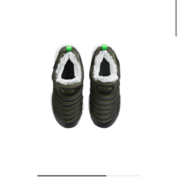 PS Nike Dynamo Free Se Cargo Green Strike Sneakers - Picture 2 of 7